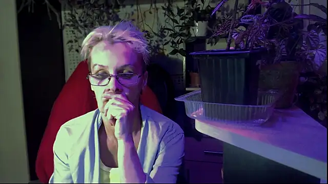 HelgaHimmell online show from July 28, 2026, 8:45 pm