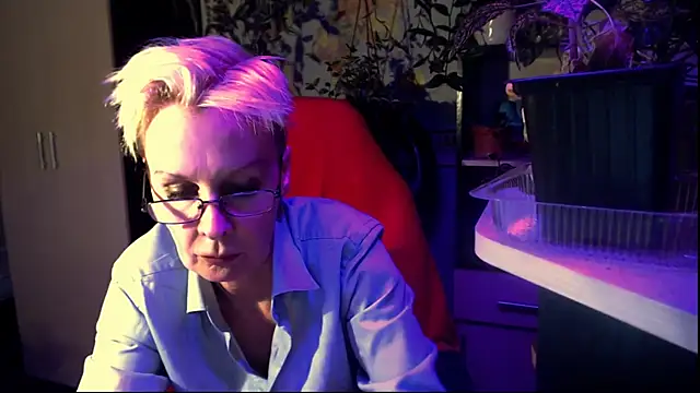 HelgaHimmell online show from August 2, 2026, 6:17 pm
