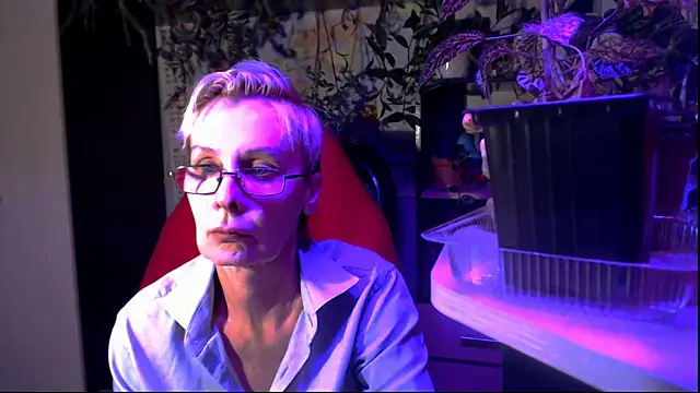 HelgaHimmell online show from August 7, 2026, 8:00 pm