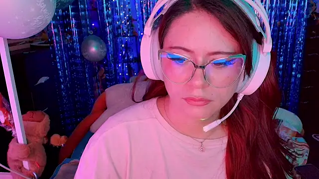 Snapshot of _niiky chatting on July 13, 2026, 9:39 pm niiky online show from July 13, 2026, 9:39 pm