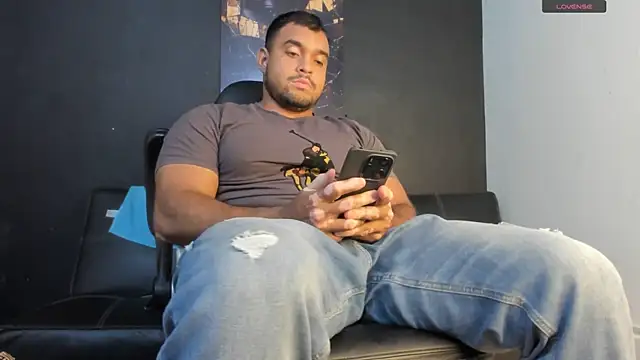 Big furry bear13 online show from June 29, 2026, 10:37 am