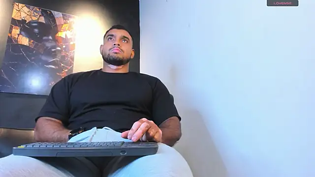 Big furry bear13 online show from July 3, 2026, 11:05 am