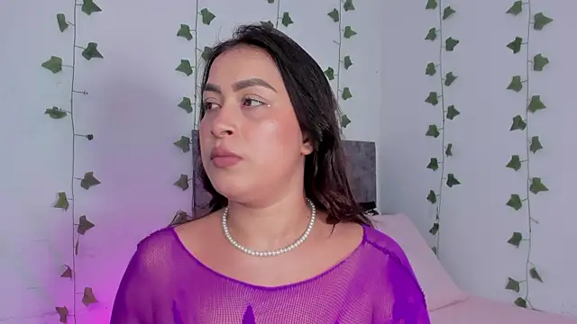 Snapshot of Miaa_Garcia chatting on July 31, 2026, 10:20 pm Miaa Garcia online show from July 31, 2026, 10:20 pm