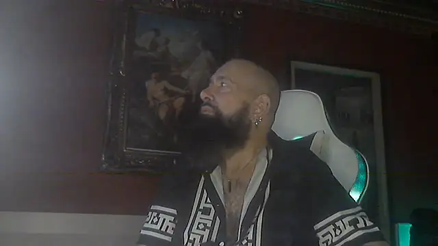 maseurbeardedpig online show from August 10, 2026, 4:05 am