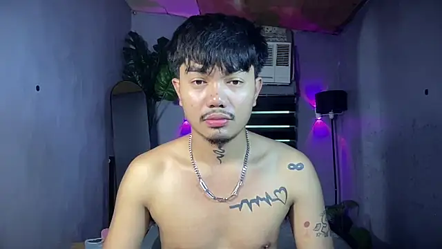 cutievrinx online show from December 2, 2025, 6:19 am
