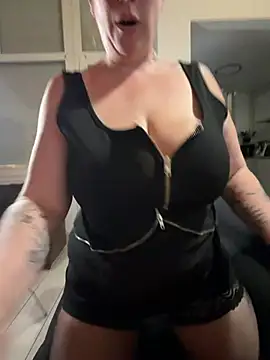 Snapshot of darkmoonsubmissive chatting on June 29, 2026, 7:25 pm darkmoonsubmissive online show from June 29, 2026, 7:25 pm