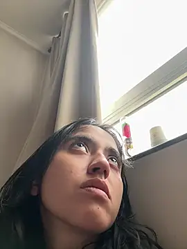 Snapshot of ViolettaSummer chatting on July 9, 2026, 7:51 pm ViolettaSummer online show from July 9, 2026, 7:51 pm