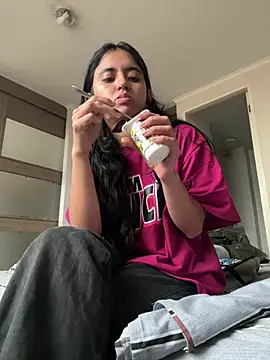 Snapshot of ViolettaSummer chatting on July 14, 2026, 8:36 pm ViolettaSummer online show from July 14, 2026, 8:36 pm