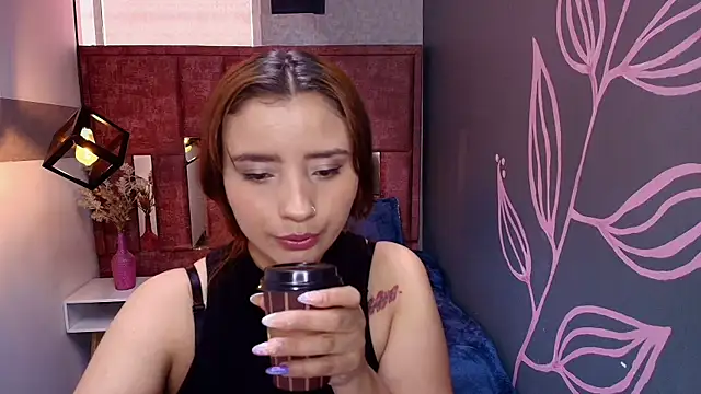 Snapshot of ZaraNolimits_ chatting on July 17, 2026, 12:56 pm ZaraNolimits online show from July 17, 2026, 12:56 pm