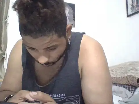 Snapshot of Dj-yefri-pauta chatting on May 6, 2026, 2:29 am Dj-yefri-pauta online show from May 6, 2026, 2:29 am