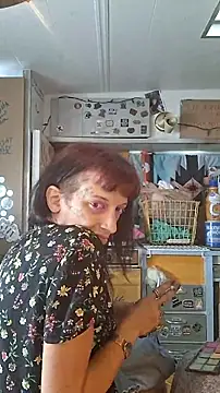 whitetrashdirtyslut online show from June 16, 2026, 4:09 pm