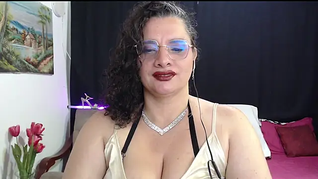 Snapshot of Aleja_Gonzales chatting on June 18, 2026, 2:45 am Aleja Gonzales online show from June 18, 2026, 2:45 am
