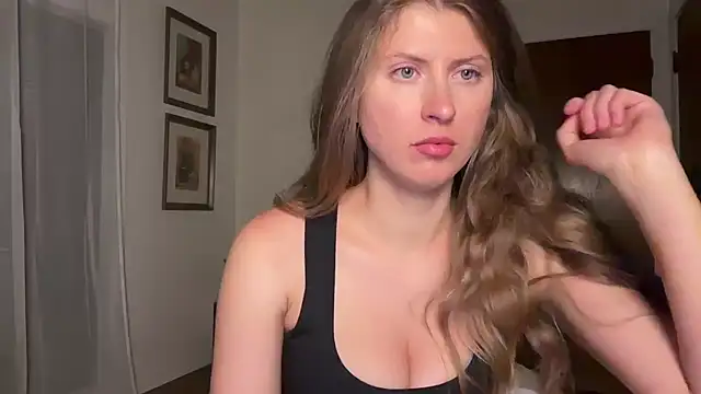 YUMIandbigWOLF online show from July 11, 2026, 5:21 am