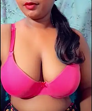 SLteena online show from June 19, 2026, 4:39 am