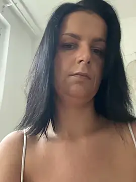 Off  Melonenmandy online show from July 22, 2026, 4:21 pm