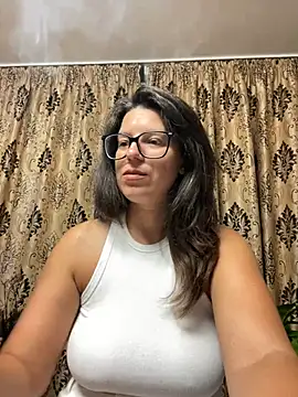 NadiraNoor online show from July 22, 2026, 11:07 pm