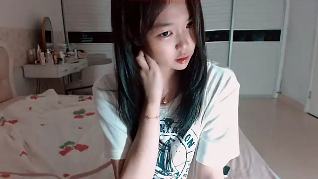 -Lucky Girl online show from July 20, 2026, 1:02 pm