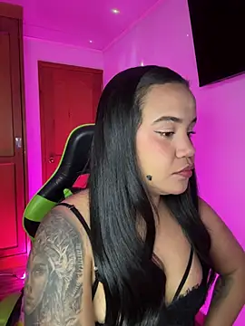 leila 22 online show from August 3, 2026, 2:33 pm