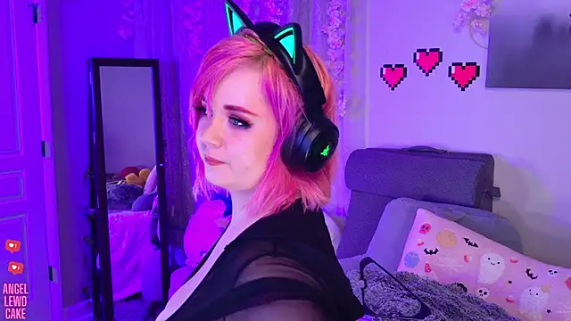 Snapshot of Angel-Lewd-Cake chatting on July 5, 2026, 8:43 am Angel-Lewd-Cake online show from July 5, 2026, 8:43 am