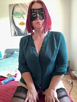 Snapshot of la_petite_prunette69 chatting on April 17, 2026, 11:57 am la petite prunette69 online show from April 17, 2026, 11:57 am