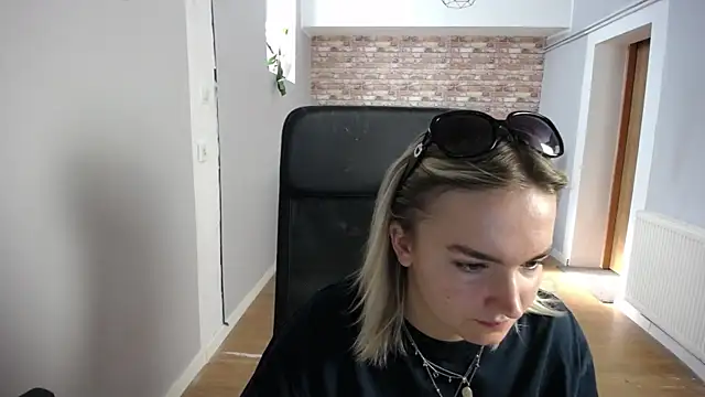 viktoria lovely online show from July 29, 2026, 7:17 am