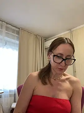 LauraDavis online show from June 5, 2026, 4:35 pm