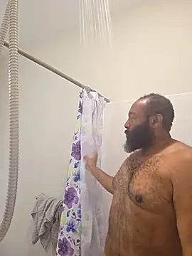 Bearhoney843 online show from August 6, 2026, 11:06 pm