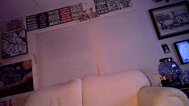 BobbyQ29 online show from June 11, 2026, 5:27 am