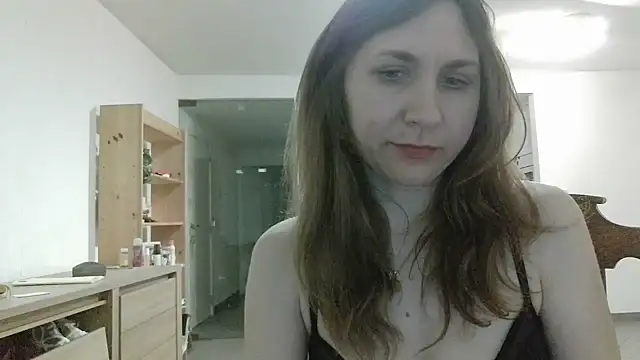 JasmineGlamour online show from April 30, 2026, 8:57 pm