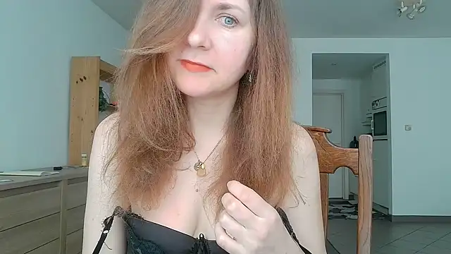 JasmineGlamour online show from May 10, 2026, 2:55 pm
