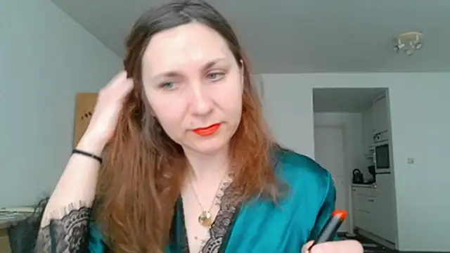 JasmineGlamour online show from May 17, 2026, 4:25 pm