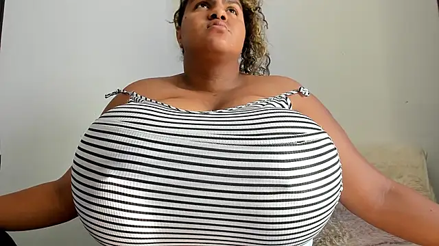 Snapshot of bigmom69_ chatting on June 1, 2026, 2:41 pm bigmom69 online show from June 1, 2026, 2:41 pm