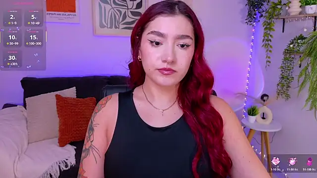 Snapshot of ViolettCastel chatting on May 17, 2026, 7:32 pm ViolettCastel online show from May 17, 2026, 7:32 pm