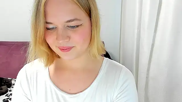 AlicePopsy online show from July 15, 2026, 4:34 pm