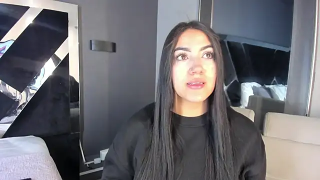 Snapshot of PaulinaDuarte chatting on July 6, 2026, 11:29 am PaulinaDuarte online show from July 6, 2026, 11:29 am