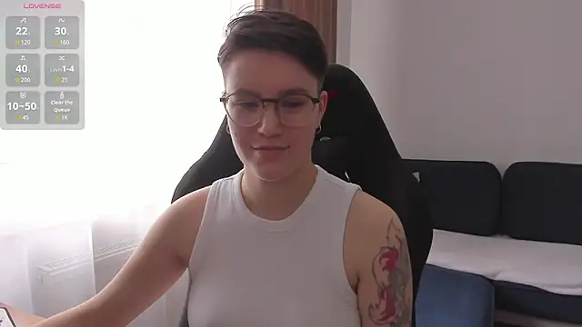 JessieFlower online show from June 18, 2026, 7:41 am