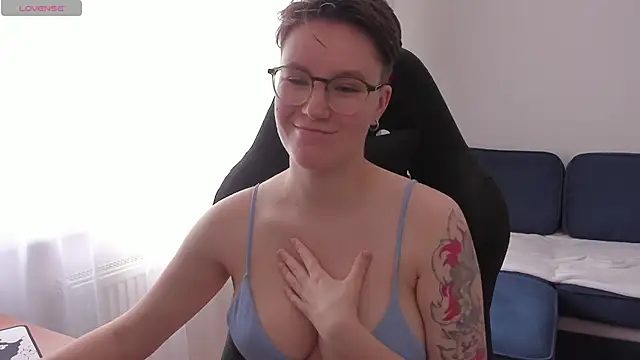 JessieFlower online show from June 20, 2026, 8:06 am