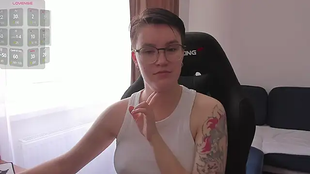 JessieFlower online show from July 4, 2026, 7:47 am