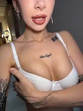 XEye CandyX online show from April 5, 2026, 5:04 am