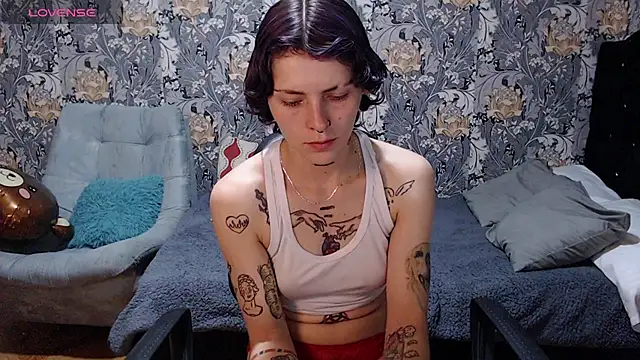 Snapshot of pretty_cristal69 chatting on June 27, 2026, 12:26 am pretty cristal69 online show from June 27, 2026, 12:26 am