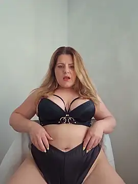 KarlyGray10 online show from May 27, 2026, 5:04 am