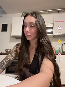 emiliasommer online show from June 2, 2026, 3:58 pm