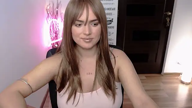 ChloeJewel1 online show from February 1, 2026, 12:26 pm