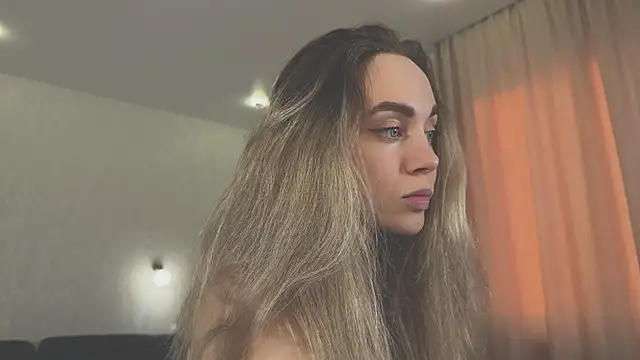 hotexclusive  online show from February 6, 2025, 4:53 am