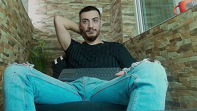 Snapshot of AndrewBanner chatting on January 27, 2025, 7:35 am AndrewBanner online show from January 27, 2025, 7:35 am