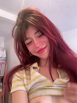 SuzzyyM online show from June 28, 2026, 9:43 pm