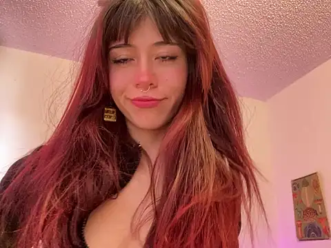 SuzzyyM online show from July 8, 2026, 9:41 pm
