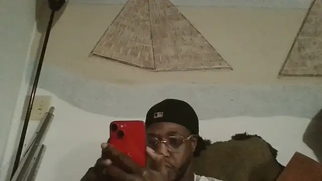 Snapshot of ThatDickSexy2 chatting on February 25, 2026, 12:53 am ThatDickSexy2 online show from February 25, 2026, 12:53 am