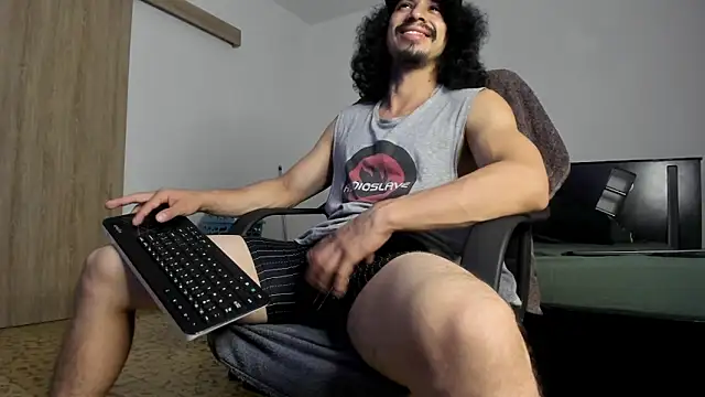 Snapshot of TristanWoods chatting on June 1, 2026, 7:59 pm TristanWoods online show from June 1, 2026, 7:59 pm