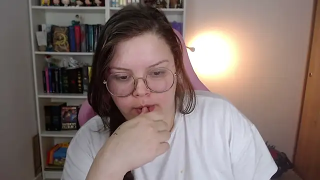 Gabiwaifu online show from May 17, 2026, 8:49 pm